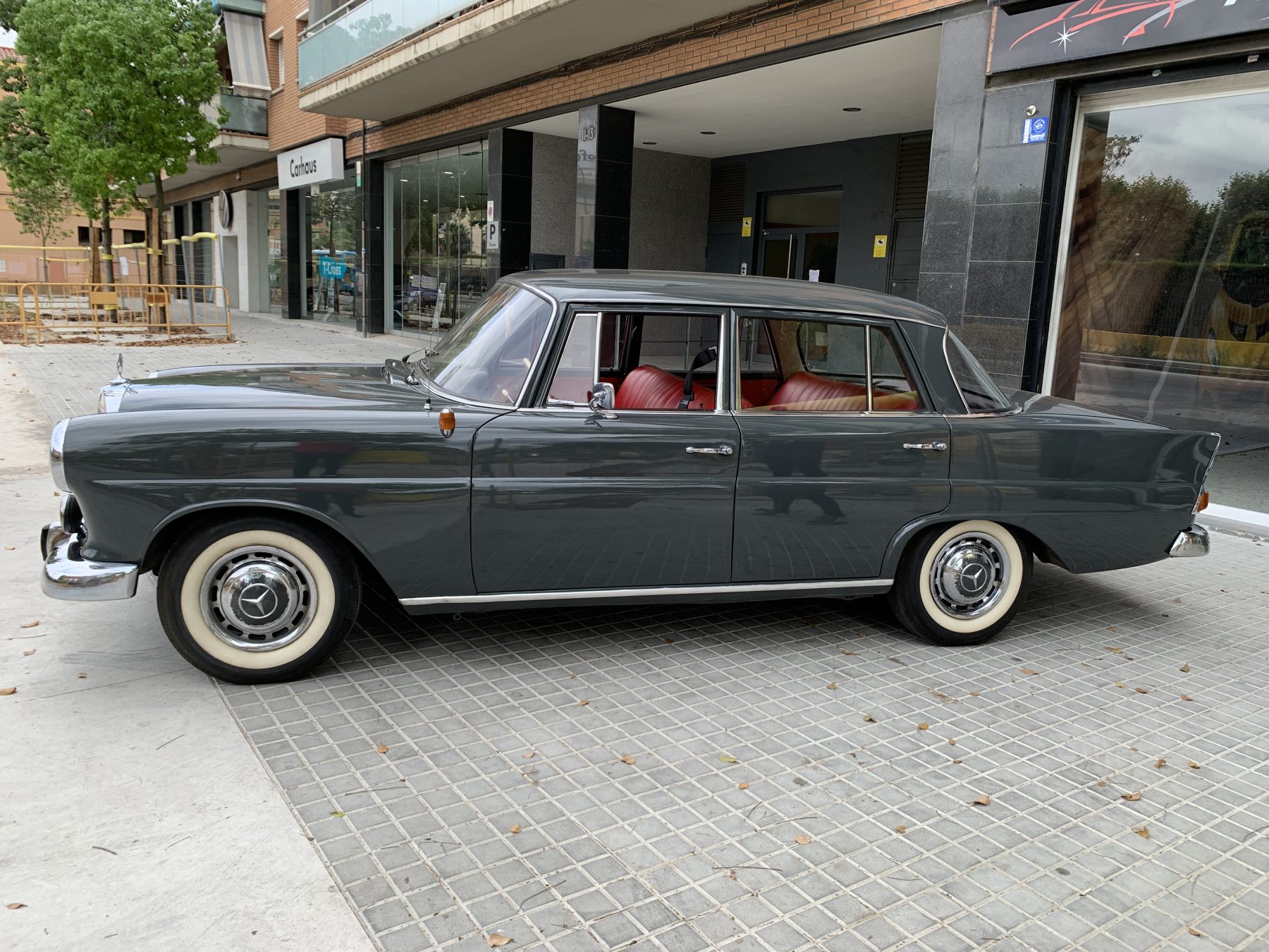 Mercedes-Benz 190d Colas