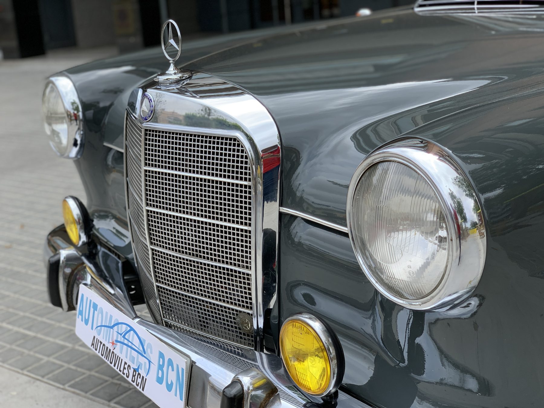 Mercedes-Benz 190d Colas