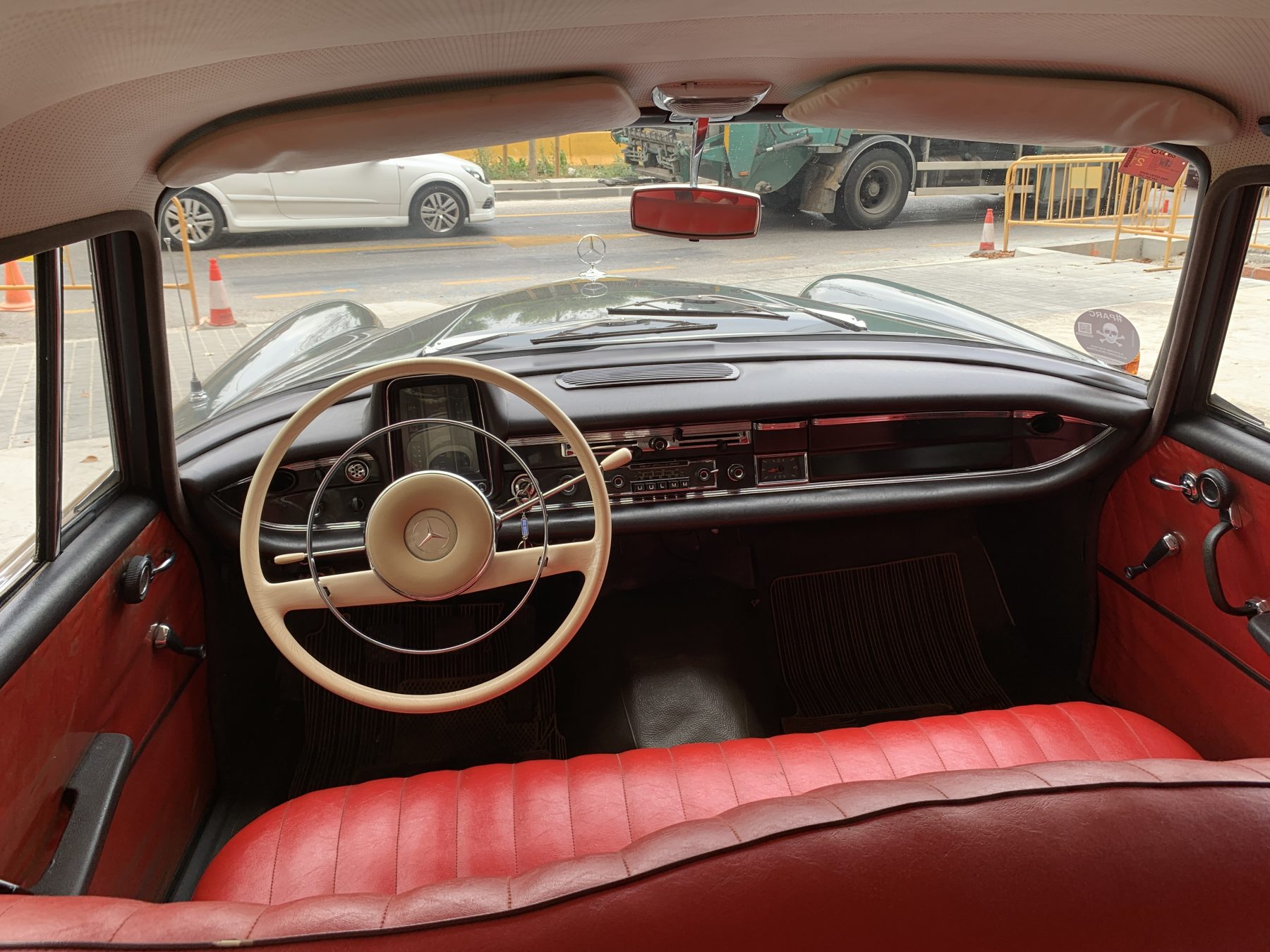 Mercedes-Benz 190d Colas