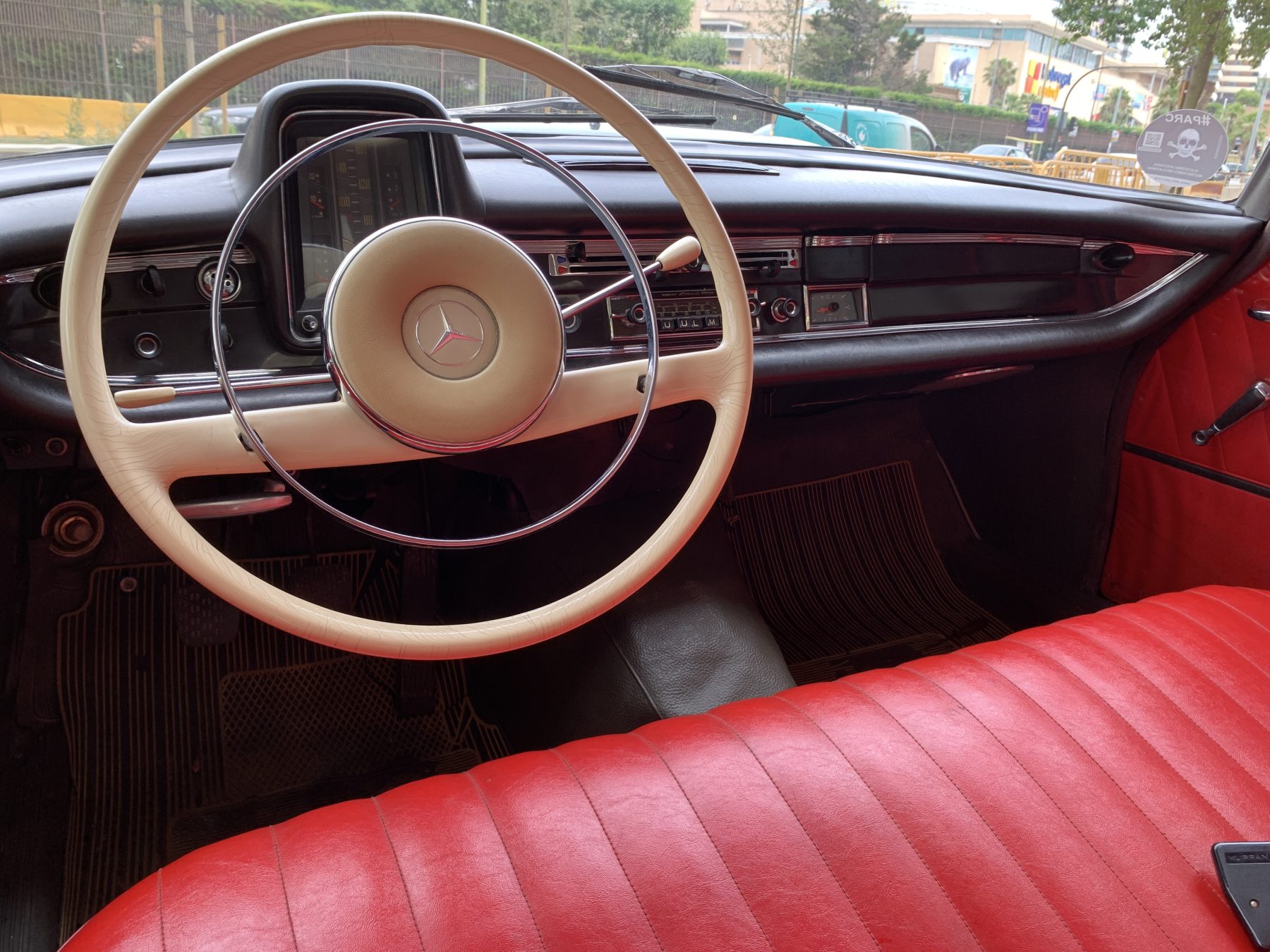 Mercedes-Benz 190d Colas